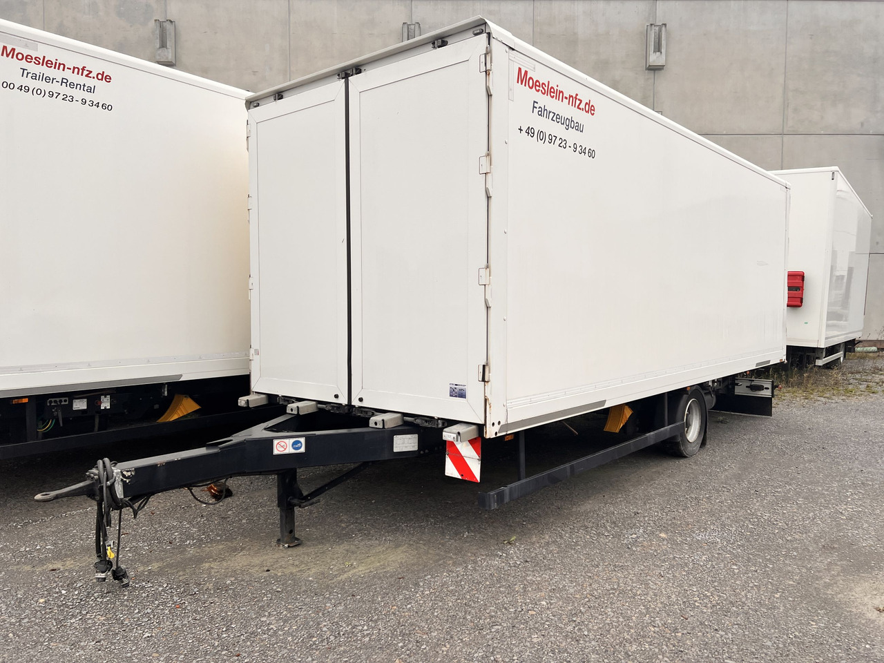 Möslein EK 1- D 7,3  1 Achs Kofferanhänger Durchladen7,08 m lang - Прицеп-фургон: фото 2 Möslein EK 1- D 7,3  1 Achs Kofferanhänger Durchladen7,08 m lang - Прицеп-фургон: фото 2