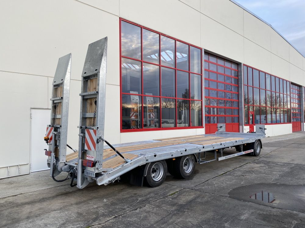 Möslein T 3-8,20 P VB H1 Blatt 3 Achs Tieflader mit gerader Ladefläche 8,10 m, Neufahrzeug - Низкорамный прицеп: фото 3 Möslein T 3-8,20 P VB H1 Blatt 3 Achs Tieflader mit gerader Ladefläche 8,10 m, Neufahrzeug - Низкорамный прицеп: фото 3