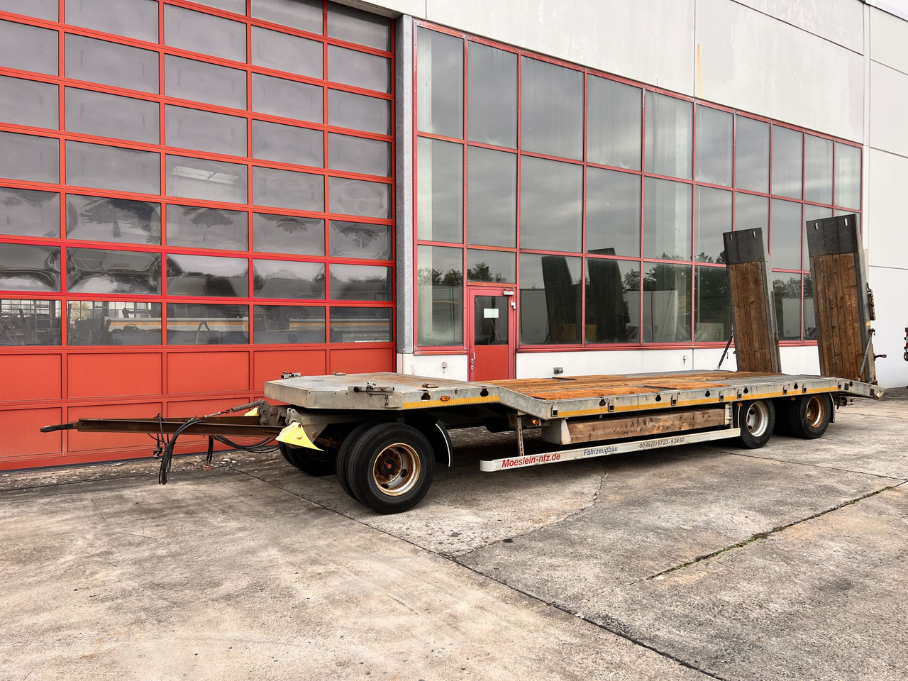 Möslein TF3 Schwebheim 3 Achs Tiefladeranhänger - Низкорамный прицеп: фото 5 Möslein TF3 Schwebheim 3 Achs Tiefladeranhänger - Низкорамный прицеп: фото 5
