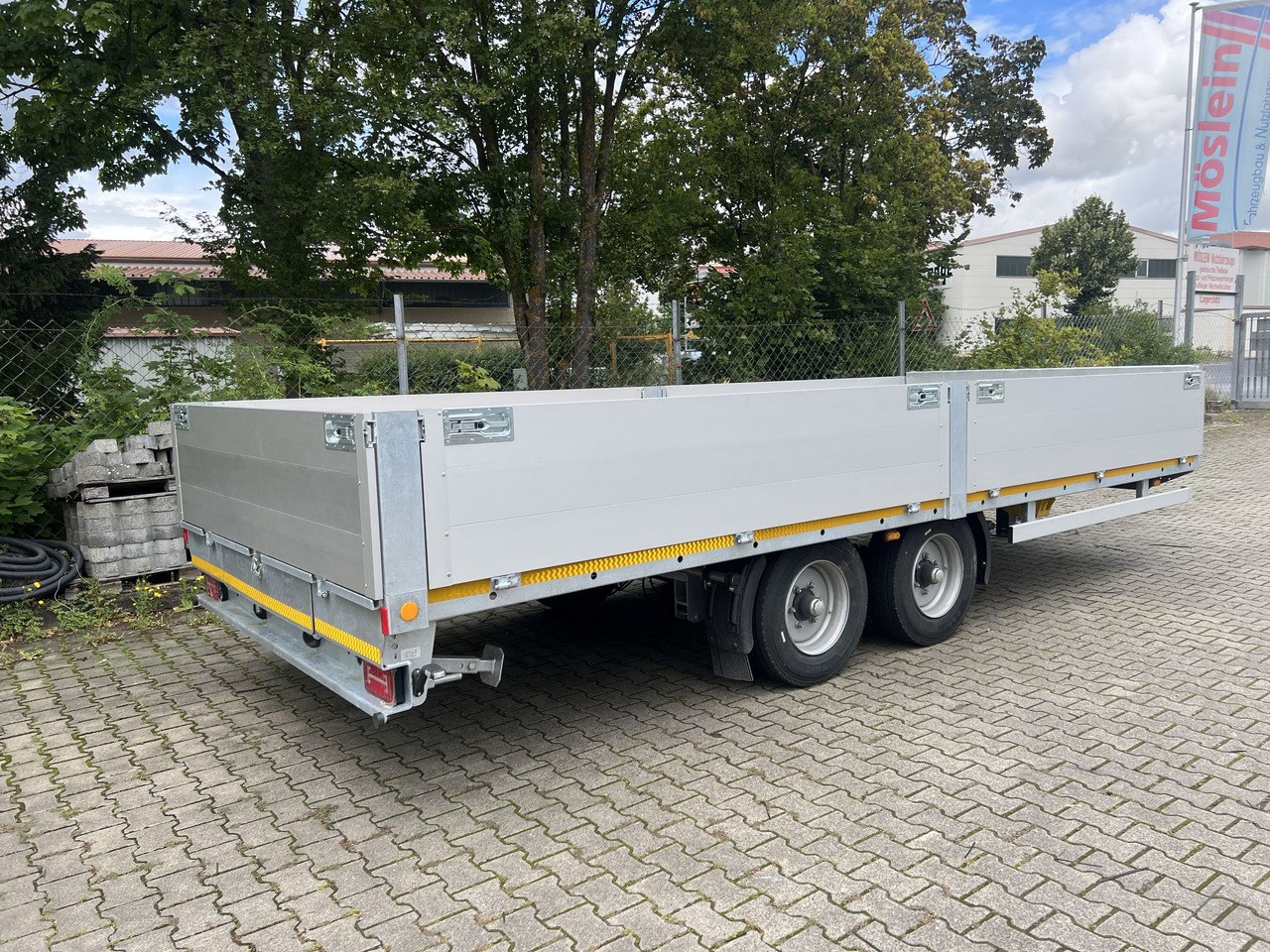 Möslein THT 11- G 7,2 Tandem- Pritschenanhänger- Tieflader - Прицеп бортовой/ Платформа: фото 4 Möslein THT 11- G 7,2 Tandem- Pritschenanhänger- Tieflader - Прицеп бортовой/ Платформа: фото 4