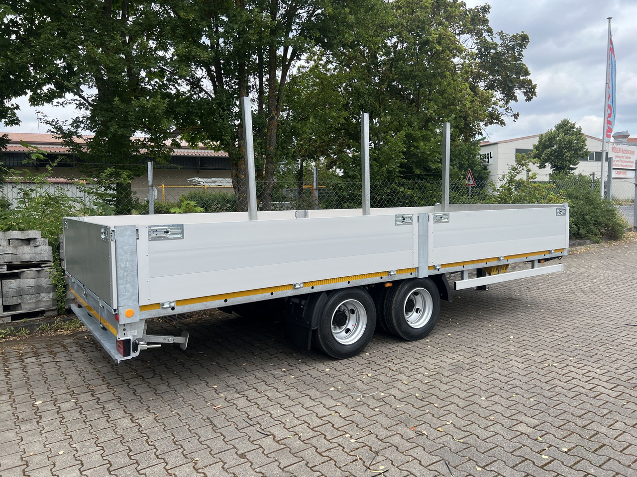 Möslein THT 14,4 G 7,2 14,4 t Tandem- Pritschenanhänger- Tieflader - Прицеп бортовой/ Платформа: фото 4 Möslein THT 14,4 G 7,2 14,4 t Tandem- Pritschenanhänger- Tieflader - Прицеп бортовой/ Платформа: фото 4