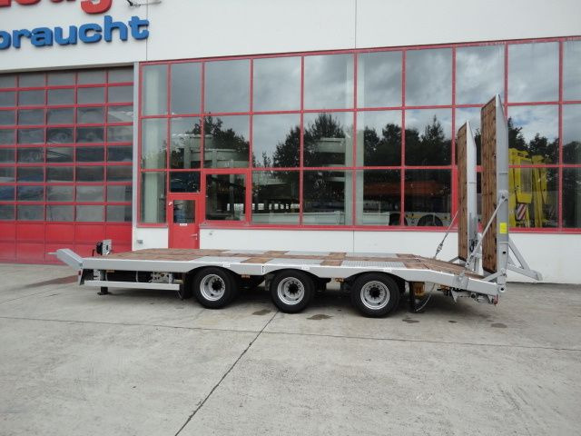 Möslein TT 31 31 t GG Tridem- Tieflader 3 AchsNeufahrzeug - Низкорамный прицеп: фото 4 Möslein TT 31 31 t GG Tridem- Tieflader 3 AchsNeufahrzeug - Низкорамный прицеп: фото 4