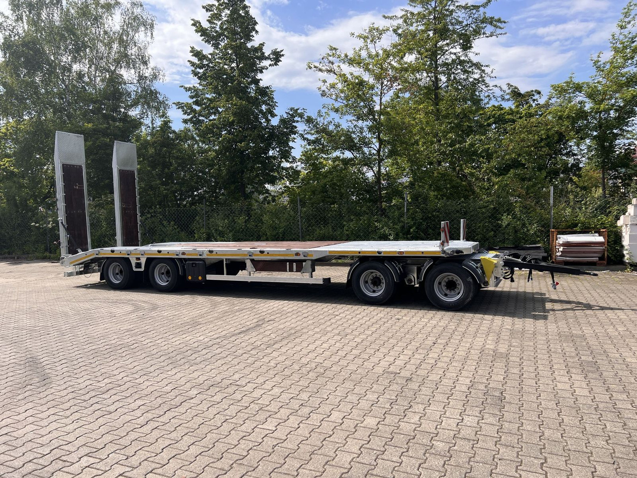 Möslein neuer 4 Achs Tieflader gerade hydraulischen Ram - Низкорамный прицеп: фото 5 Möslein neuer 4 Achs Tieflader gerade hydraulischen Ram - Низкорамный прицеп: фото 5