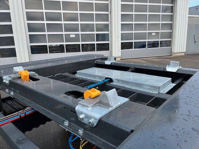 Новый Прицеп мультилифт/ Бункеровоз Außenroller 18 AR Außenroller 18 AR: фото 11 Новый Прицеп мультилифт/ Бункеровоз Außenroller 18 AR Außenroller 18 AR: фото 11