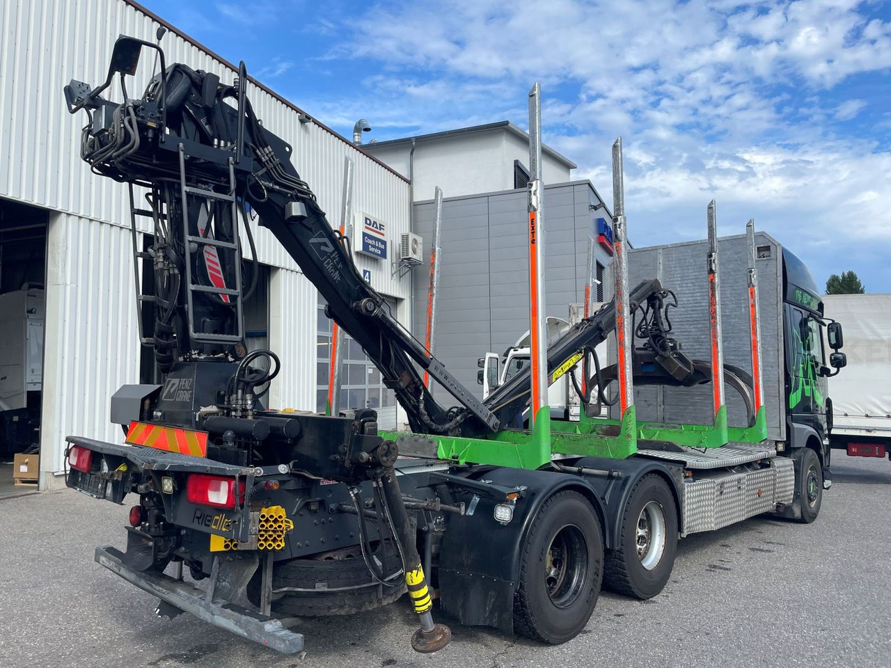 DAF FAT XF 530 SSC, Holztransport, Greifer mit Säge - Лесовоз, Автоманипулятор: фото 3 DAF FAT XF 530 SSC, Holztransport, Greifer mit Säge - Лесовоз, Автоманипулятор: фото 3