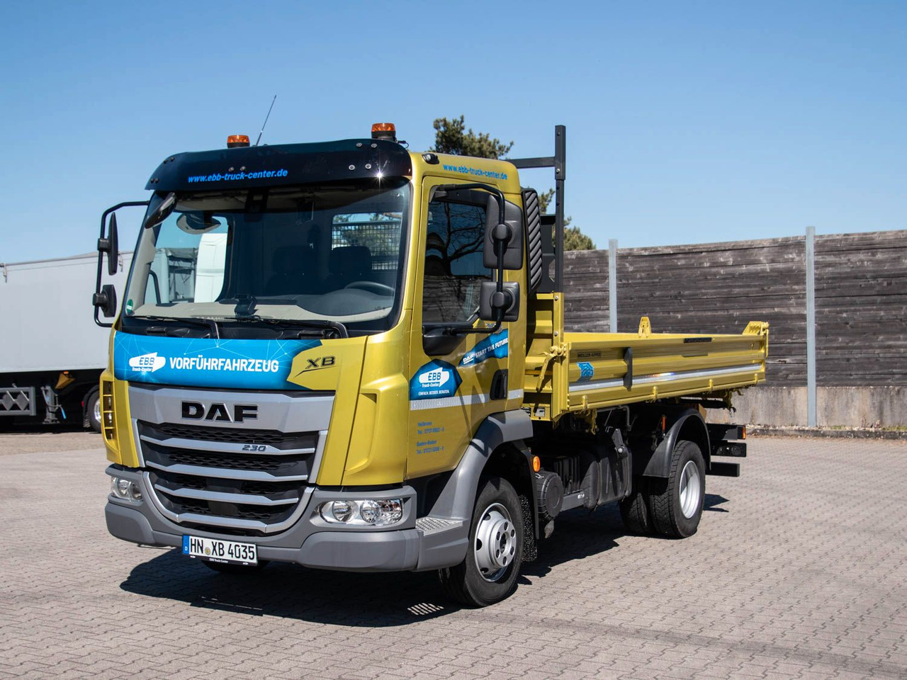 DAF XB 230 7,5t Meiller Kipper DAF XB 230 7,5t Meiller Kipper - Самосвал: фото 1 DAF XB 230 7,5t Meiller Kipper DAF XB 230 7,5t Meiller Kipper - Самосвал: фото 1