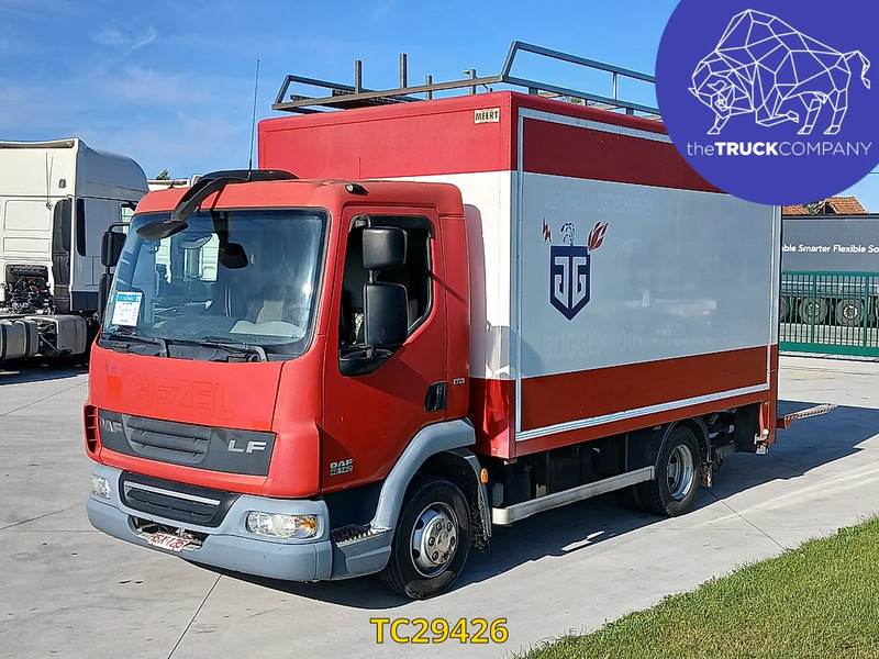 Грузовик с закрытым кузовом DAF LF 45 140: фото 1