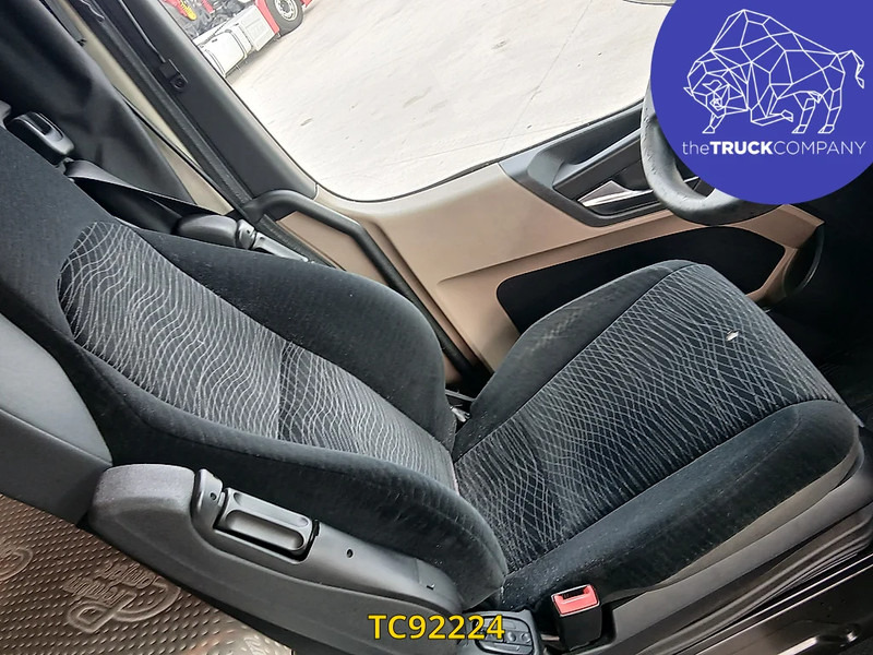 Mercedes-Benz Actros 2548 - Тентованный грузовик: фото 4 Mercedes-Benz Actros 2548 - Тентованный грузовик: фото 4