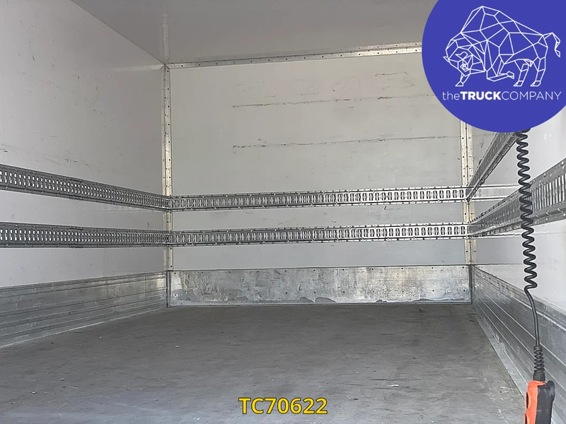 Грузовик с закрытым кузовом Renault D 320: фото 9