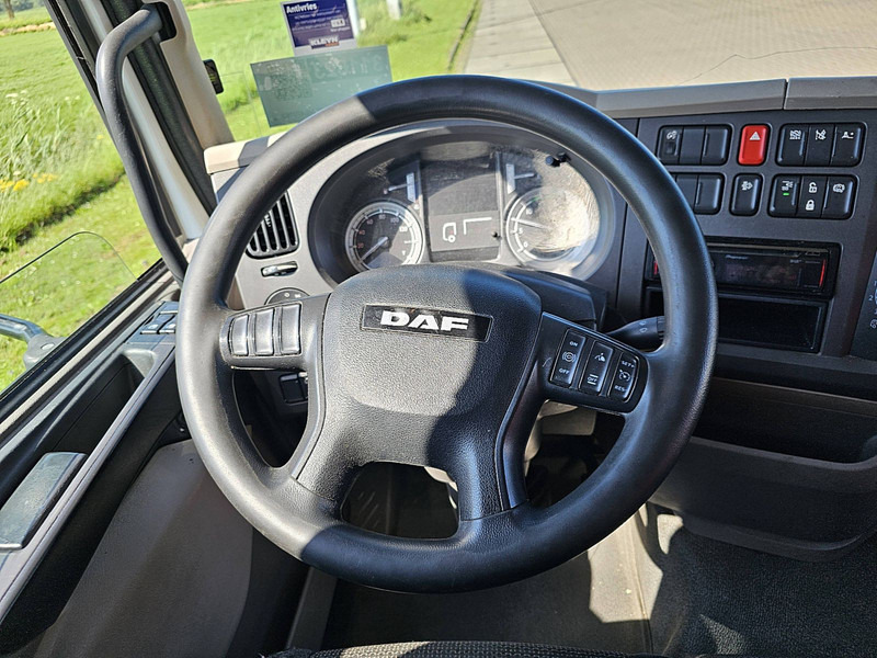 Фото интерьера 2: Грузовик с закрытым кузовом DAF LF 230 11.9T AIRCO LIFT
