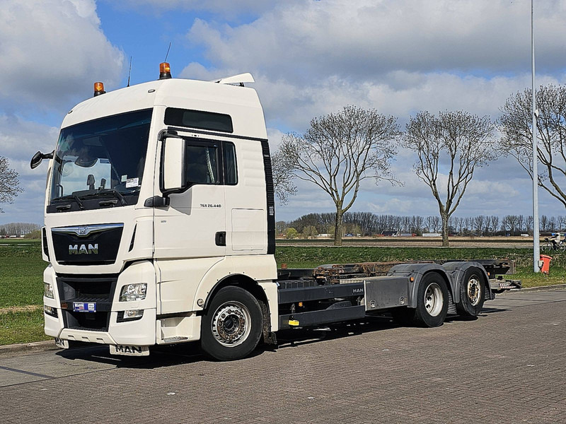 MAN 26.440 TGX XXL 6X2-4 STEER AXLE - Грузовик-контейнеровоз/ Сменный кузов: фото 2 MAN 26.440 TGX XXL 6X2-4 STEER AXLE - Грузовик-контейнеровоз/ Сменный кузов: фото 2