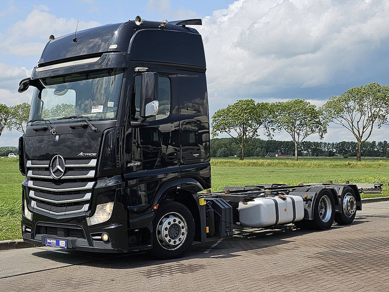 Mercedes-Benz ACTROS 2540 GIGASPACE 6X2 - Грузовик-контейнеровоз/ Сменный кузов: фото 2 Mercedes-Benz ACTROS 2540 GIGASPACE 6X2 - Грузовик-контейнеровоз/ Сменный кузов: фото 2