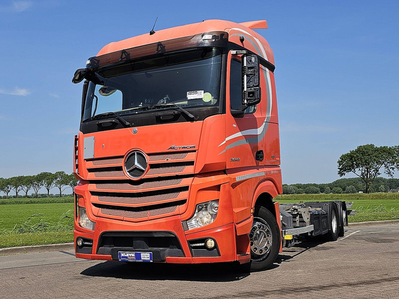 Mercedes-Benz ACTROS 2545 LS - Грузовик-контейнеровоз/ Сменный кузов: фото 1 Mercedes-Benz ACTROS 2545 LS - Грузовик-контейнеровоз/ Сменный кузов: фото 1