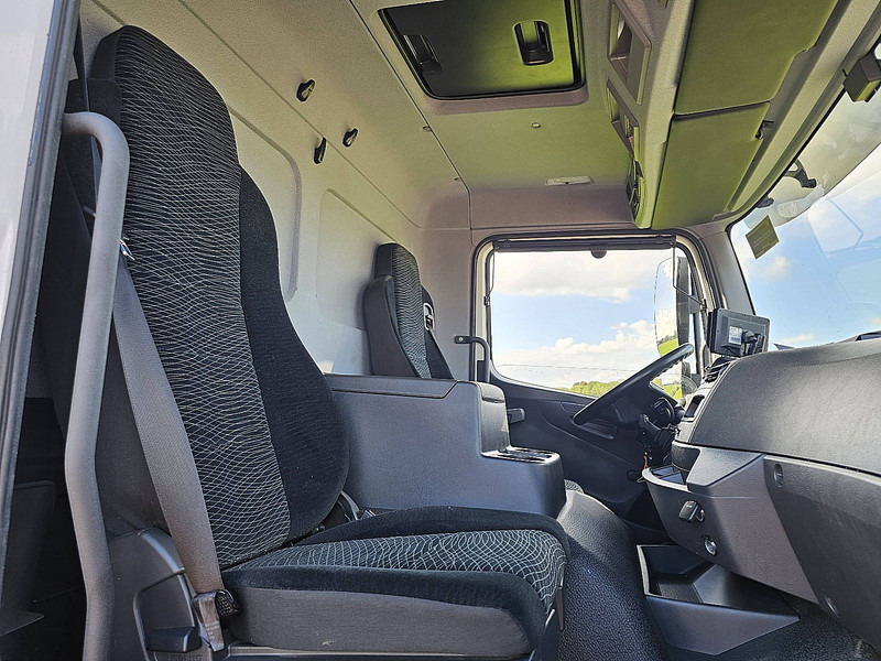 Грузовик с закрытым кузовом Mercedes-Benz ATEGO 1230 TAILLIFT AIRCO AHK: фото 7