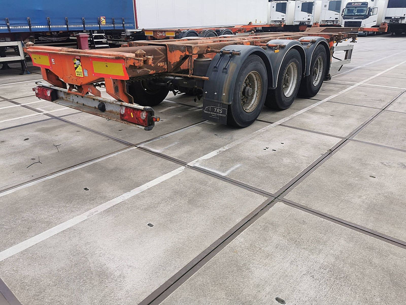 Nooteboom FT 43 03 V lift axle; BPW - Полуприцеп-контейнеровоз/ Сменный кузов: фото 2 Nooteboom FT 43 03 V lift axle; BPW - Полуприцеп-контейнеровоз/ Сменный кузов: фото 2