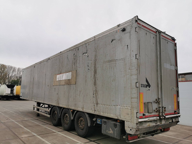 Stas S300ZX - Полуприцеп с подвижным полом: фото 5 Stas S300ZX - Полуприцеп с подвижным полом: фото 5