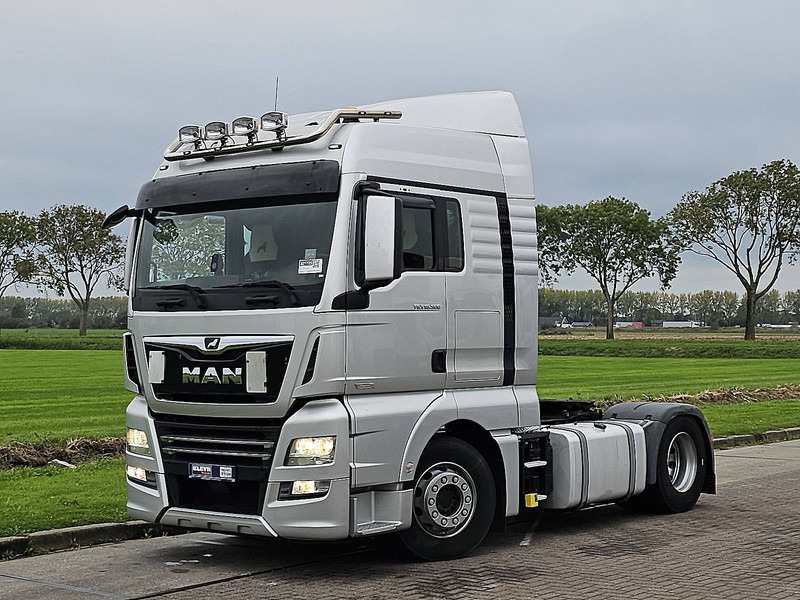 MAN 18.500 TGX XLX 2X TANK NIGHT AC - Тягач: фото 2 MAN 18.500 TGX XLX 2X TANK NIGHT AC - Тягач: фото 2