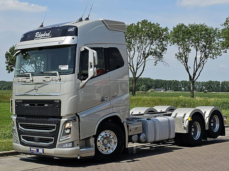 Volvo FH 750 6X2 9T FA WB 430 - Грузовик-шасси: фото 2 Volvo FH 750 6X2 9T FA WB 430 - Грузовик-шасси: фото 2