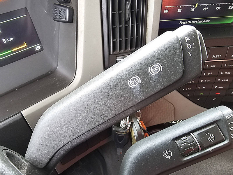 Грузовик с закрытым кузовом Volvo FM 370 19.5T 2.5T LIFT AIRC: фото 11