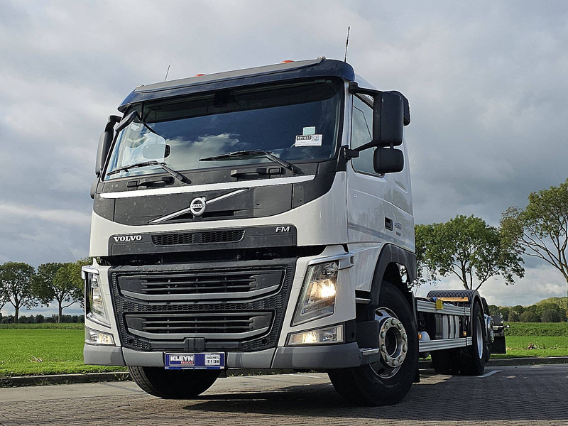 Volvo FM 420 retarder, 6x2*4 - Грузовик-шасси: фото 1 Volvo FM 420 retarder, 6x2*4 - Грузовик-шасси: фото 1