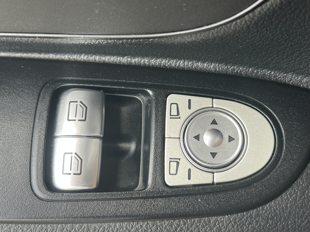 Mercedes-Benz Vito 110 CDI Lang Klima 3-Sitzer Heckflügeltüren - Легковой фургон: фото 3 Mercedes-Benz Vito 110 CDI Lang Klima 3-Sitzer Heckflügeltüren - Легковой фургон: фото 3