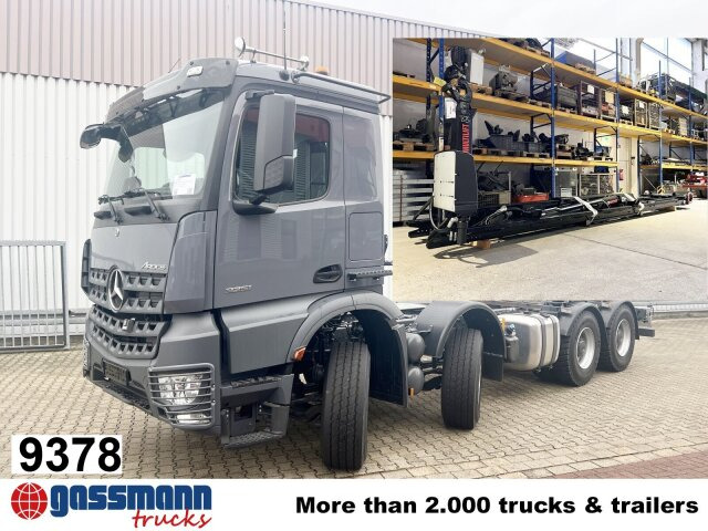 Mercedes-Benz Arocs 3251 L 8x4/4, Motorabtrieb - Крюковой мультилифт: фото 1 Mercedes-Benz Arocs 3251 L 8x4/4, Motorabtrieb - Крюковой мультилифт: фото 1