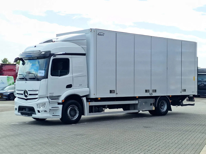 Mercedes-Benz Actros 1833 4x2 - Box with sidedoors - Loadlift - Full air - Mirror cam - Грузовик с закрытым кузовом: фото 3 Mercedes-Benz Actros 1833 4x2 - Box with sidedoors - Loadlift - Full air - Mirror cam - Грузовик с закрытым кузовом: фото 3