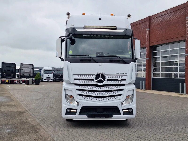 Mercedes-Benz Actros 1942 4x2 - Box with Loadlift - Full air + Pacton Trailer Loadlift - Heating system - Грузовик с закрытым кузовом: фото 2 Mercedes-Benz Actros 1942 4x2 - Box with Loadlift - Full air + Pacton Trailer Loadlift - Heating system - Грузовик с закрытым кузовом: фото 2