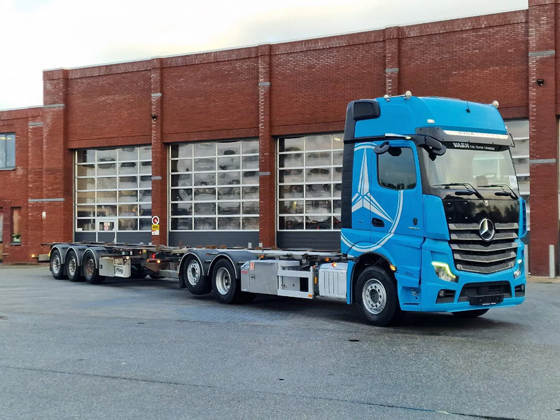 Mercedes-Benz Actros 2553 6x2 - BDF - Retarder - 4.90 WB - Full air + Fliegl trailer 2017 - Грузовик-контейнеровоз/ Сменный кузов: фото 1 Mercedes-Benz Actros 2553 6x2 - BDF - Retarder - 4.90 WB - Full air + Fliegl trailer 2017 - Грузовик-контейнеровоз/ Сменный кузов: фото 1