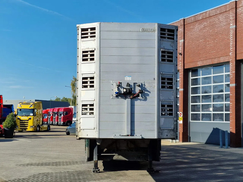 Pezzaioli 5 deck livestock trailer - Water & Ventilation - Loadlift - Folding floors - BPW Axle - 155M3 - Полуприцеп для перевозки животных: фото 5 Pezzaioli 5 deck livestock trailer - Water & Ventilation - Loadlift - Folding floors - BPW Axle - 155M3 - Полуприцеп для перевозки животных: фото 5