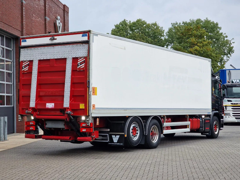 Грузовик с закрытым кузовом Scania P280 6x2*4 - Box - Loadlift - Low KM - Steering axle - Euro 6 - Full air: фото 9