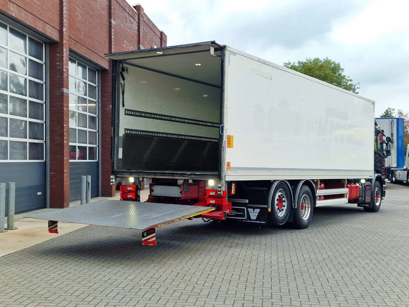 Грузовик с закрытым кузовом Scania P280 6x2*4 - Box - Loadlift - Low KM - Steering axle - Euro 6 - Full air: фото 10