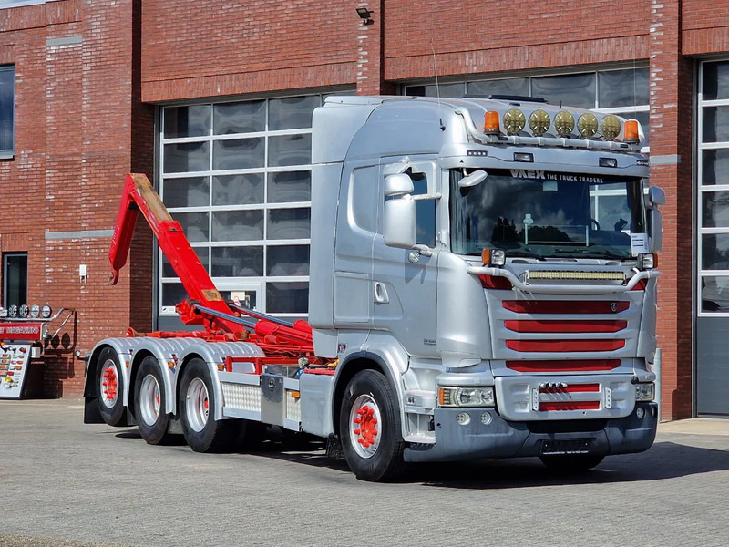 Scania R490 8x4*4 - HIAB XR24SL58 24T hooklift - Euro 6 - Full air - Steering axle - Крюковой мультилифт: фото 2 Scania R490 8x4*4 - HIAB XR24SL58 24T hooklift - Euro 6 - Full air - Steering axle - Крюковой мультилифт: фото 2
