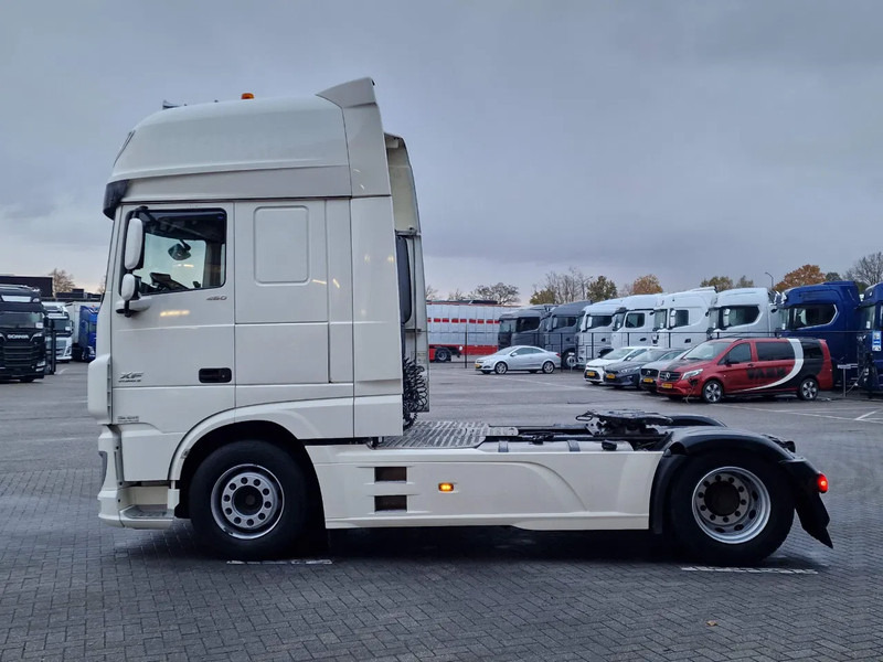DAF XF 460 SuperSpaceCab 4x2 - Full air - Night Clima - TV -Microwave - Full spoiler - Navi - Тягач: фото 4 DAF XF 460 SuperSpaceCab 4x2 - Full air - Night Clima - TV -Microwave - Full spoiler - Navi - Тягач: фото 4