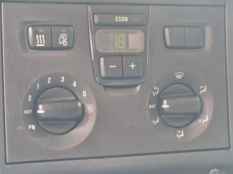 Тягач Scania P410 LA4x2MNA Low KM - 388Tkm - Navi - Euro 6 - Opti Cruise: фото 18 Тягач Scania P410 LA4x2MNA Low KM - 388Tkm - Navi - Euro 6 - Opti Cruise: фото 18