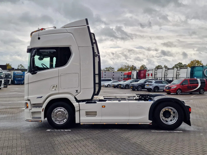 Scania R560 Highline 4x2 - Like new - Full spec - Facelift - Retarder - Night clima - Full air - Alloy wheels - Тягач: фото 4 Scania R560 Highline 4x2 - Like new - Full spec - Facelift - Retarder - Night clima - Full air - Alloy wheels - Тягач: фото 4
