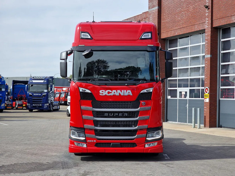 Scania S460 Highline 4x2 - Lowdeck - New - Retarder - Night clima - 2x tank - Led - Full spoiler - Тягач: фото 2 Scania S460 Highline 4x2 - Lowdeck - New - Retarder - Night clima - 2x tank - Led - Full spoiler - Тягач: фото 2