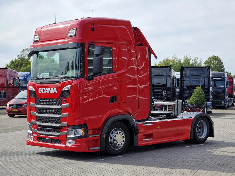 Scania S460 Highline 4x2 - Lowdeck - New - Retarder - Night clima - 2x tank - Led - Full spoiler - Тягач: фото 3 Scania S460 Highline 4x2 - Lowdeck - New - Retarder - Night clima - 2x tank - Led - Full spoiler - Тягач: фото 3