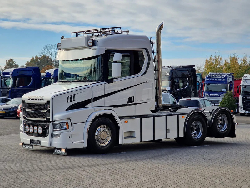 Scania T580 V8 Tuft Torpedo V8 - Custom exterior - Retarder - Full air - Show truck - Stack exhaust - Тягач: фото 4 Scania T580 V8 Tuft Torpedo V8 - Custom exterior - Retarder - Full air - Show truck - Stack exhaust - Тягач: фото 4