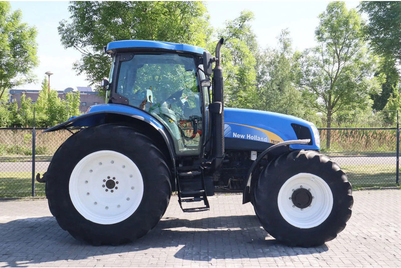 New Holland TS135A | 40 KM/H | 4X4 | SUPERSTEER - Трактор: фото 4 New Holland TS135A | 40 KM/H | 4X4 | SUPERSTEER - Трактор: фото 4