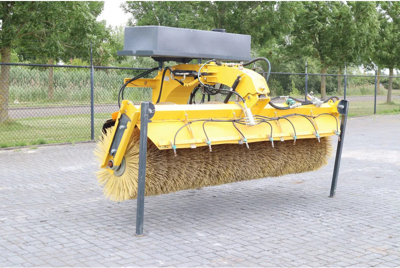 STARK RSW 3000 S | SWEEPER | BRUSH | KEHRMASCHINE | WATER SPRAY - Щетка: фото 3 STARK RSW 3000 S | SWEEPER | BRUSH | KEHRMASCHINE | WATER SPRAY - Щетка: фото 3