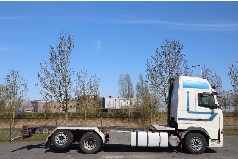 Volvo FH 460 | 6X2 | MANUAL | BDF | RETARDER | EURO 3 - Грузовик-контейнеровоз/ Сменный кузов: фото 4 Volvo FH 460 | 6X2 | MANUAL | BDF | RETARDER | EURO 3 - Грузовик-контейнеровоз/ Сменный кузов: фото 4