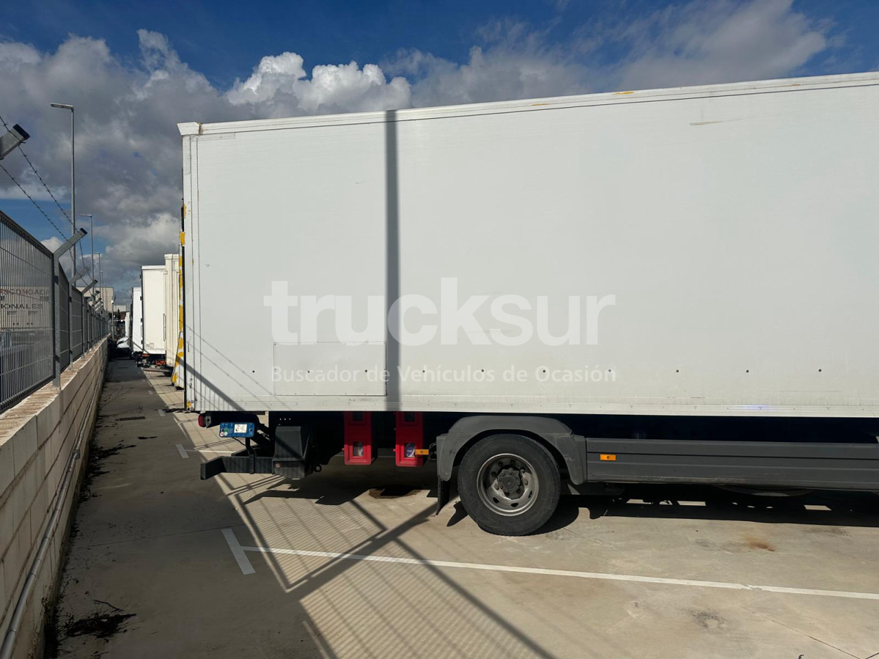 MERCEDES ATEGO - Грузовик с закрытым кузовом: фото 4 MERCEDES ATEGO - Грузовик с закрытым кузовом: фото 4