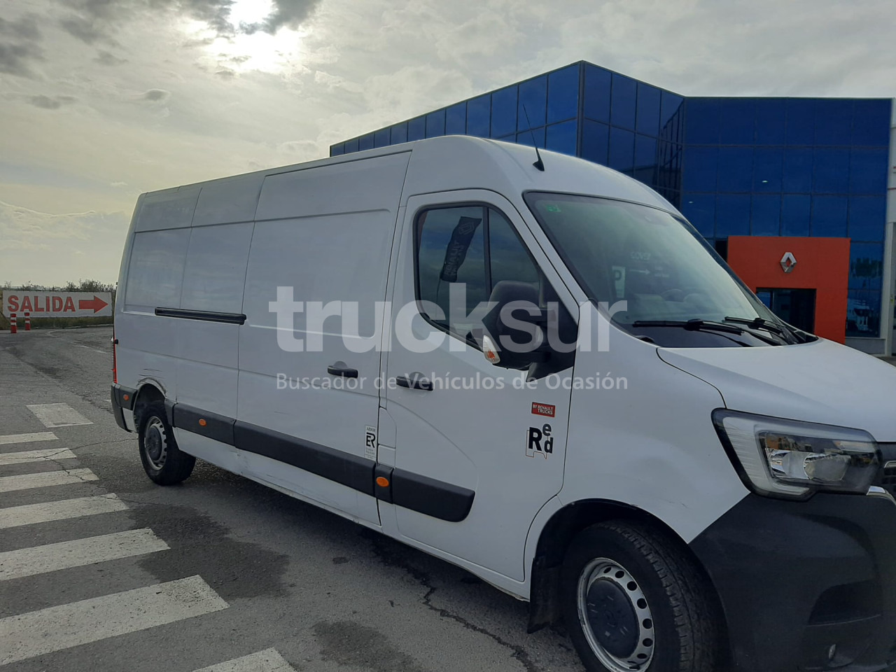 RENAULT 130.35 L3H2 - Фургон с закрытым кузовом: фото 2 RENAULT 130.35 L3H2 - Фургон с закрытым кузовом: фото 2