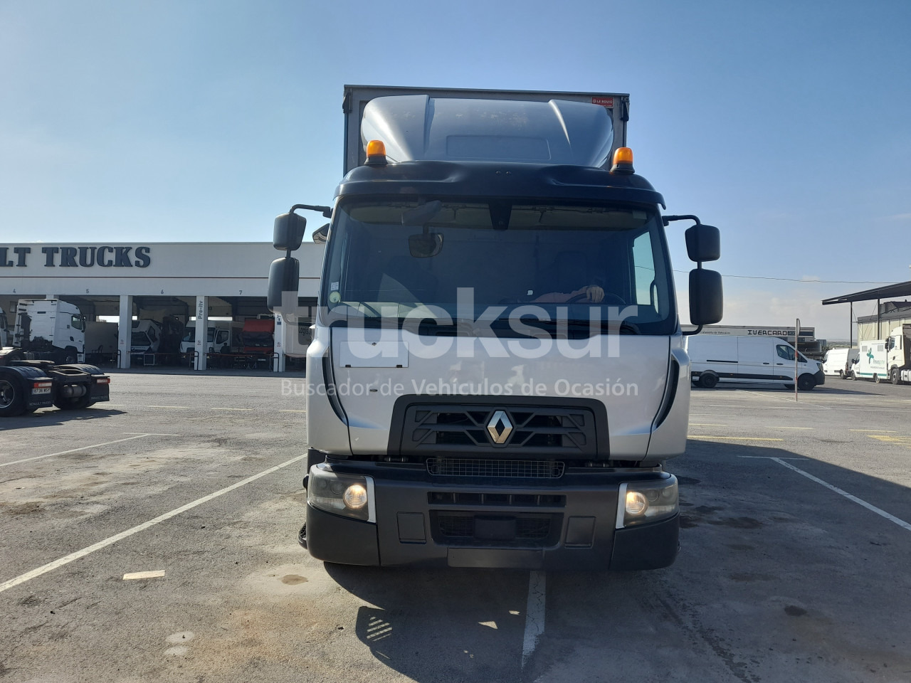 RENAULT D320.26 ejes 6x2*4 - Тентованный грузовик: фото 3 RENAULT D320.26 ejes 6x2*4 - Тентованный грузовик: фото 3