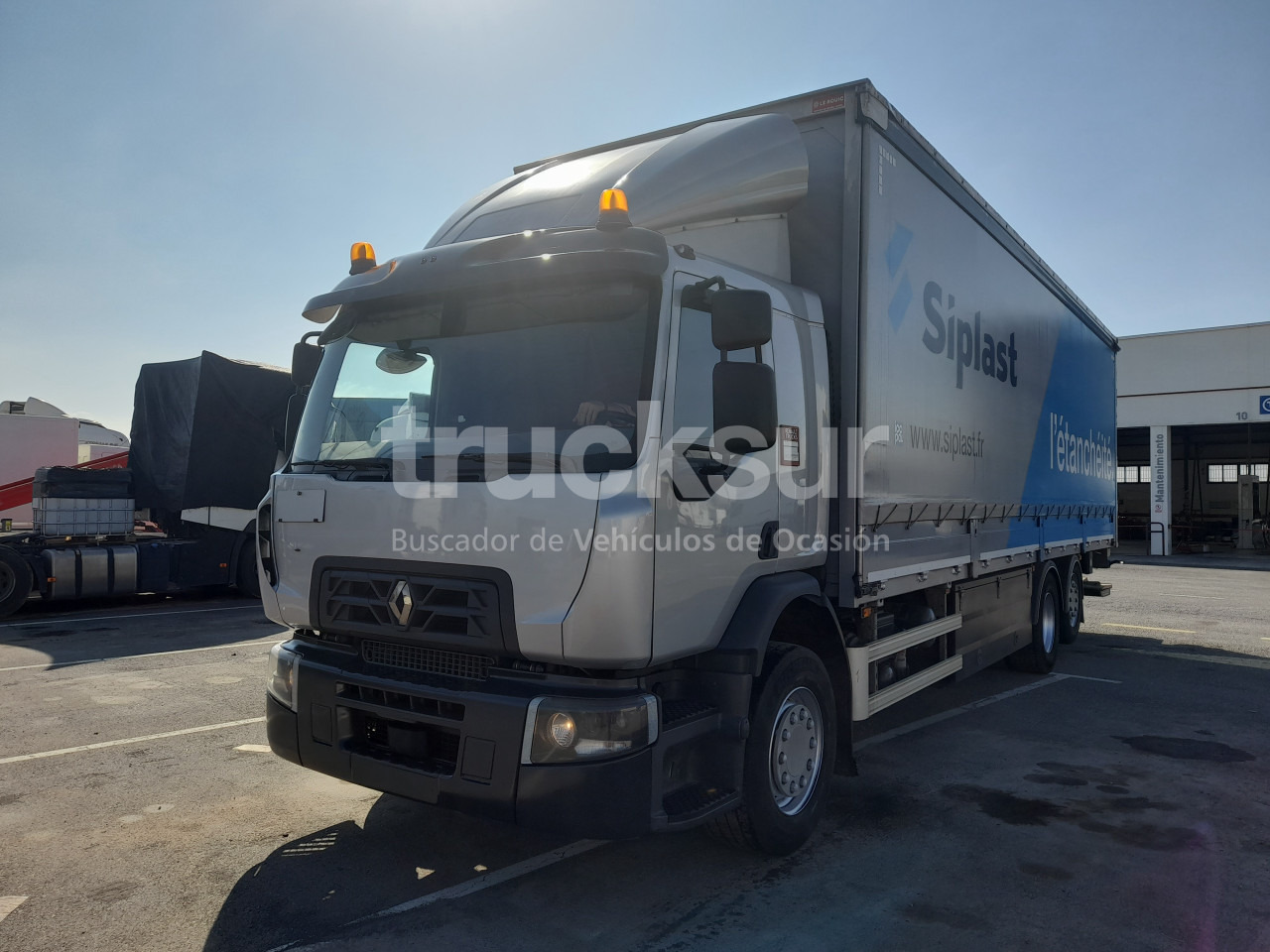 RENAULT D320.26 ejes 6x2*4 - Тентованный грузовик: фото 2 RENAULT D320.26 ejes 6x2*4 - Тентованный грузовик: фото 2