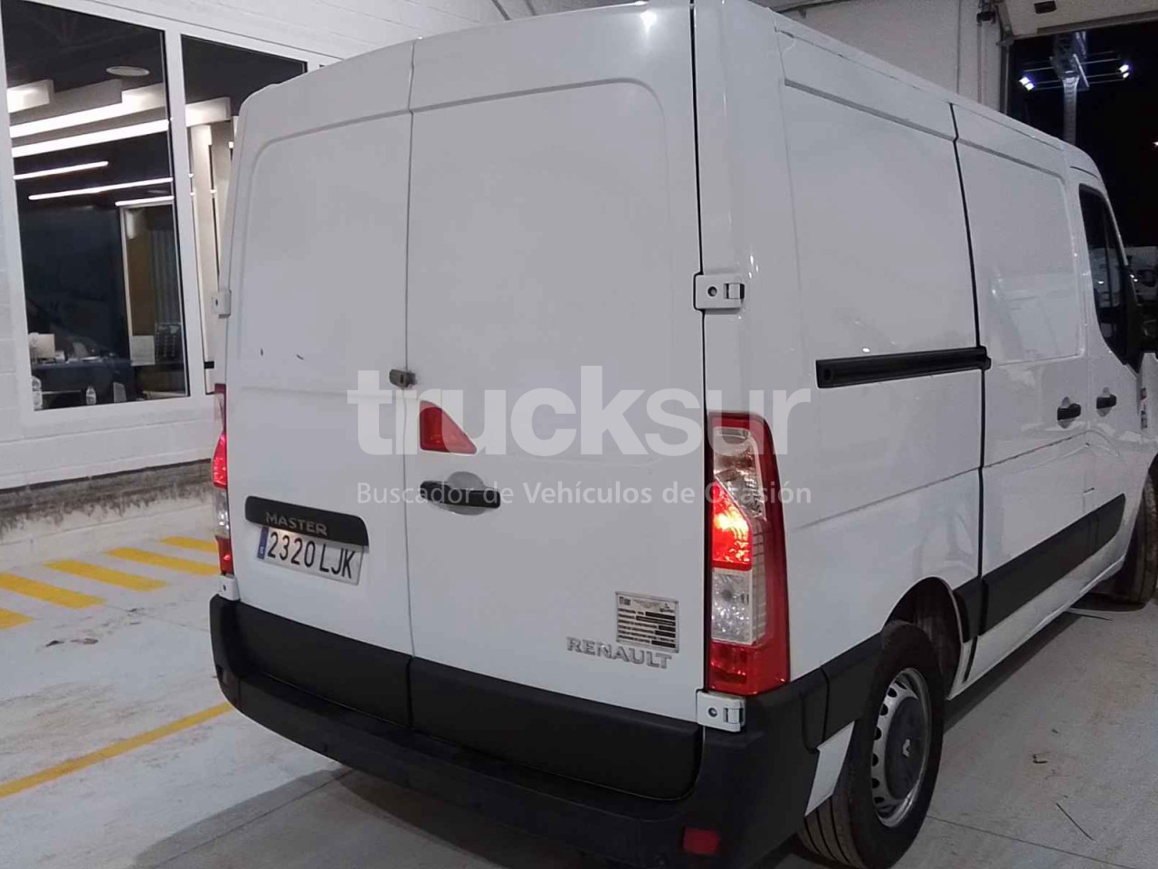 RENAULT MASTER 125.35 - Фургон с закрытым кузовом: фото 2 RENAULT MASTER 125.35 - Фургон с закрытым кузовом: фото 2