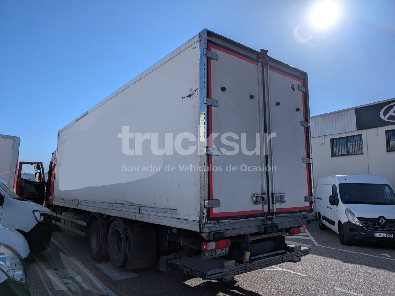 RENAULT T460 SLEEPER CAB - Рефрижератор: фото 3 RENAULT T460 SLEEPER CAB - Рефрижератор: фото 3