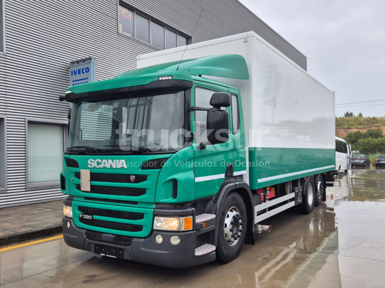 SCANIA P320.26 ejes 6x2*4 - Грузовик с закрытым кузовом: фото 1 SCANIA P320.26 ejes 6x2*4 - Грузовик с закрытым кузовом: фото 1