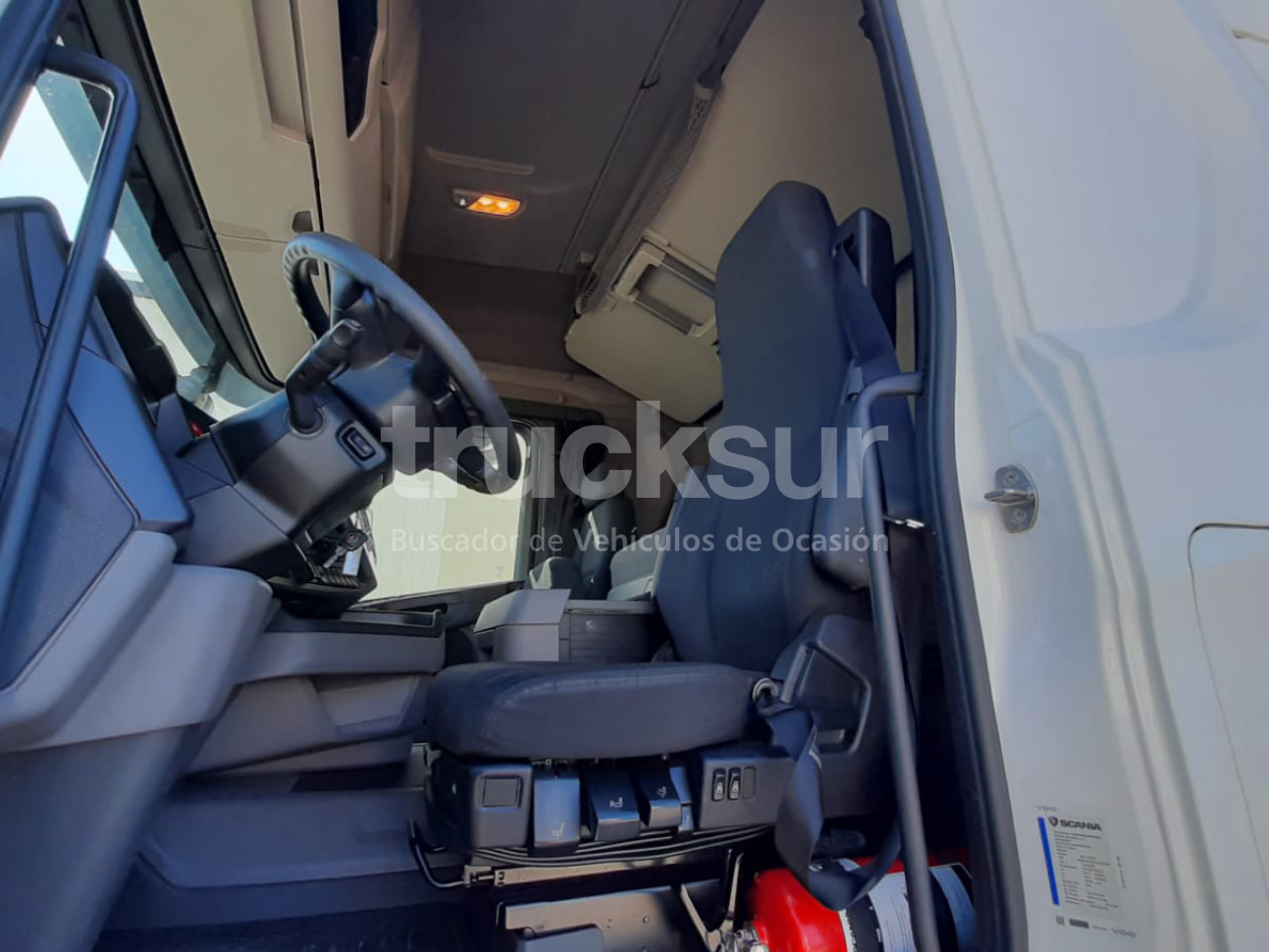 SCANIA R450.18 - Тентованный грузовик: фото 4 SCANIA R450.18 - Тентованный грузовик: фото 4